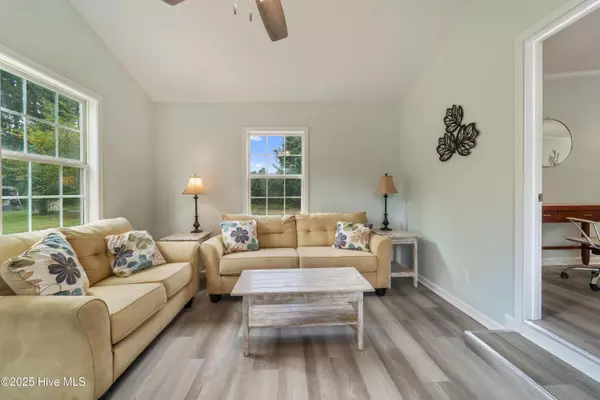 Watha, NC 28478,104 Liberty RD