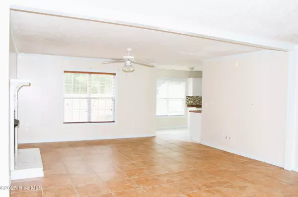 Jacksonville, NC 28546,302 Altavista LOOP