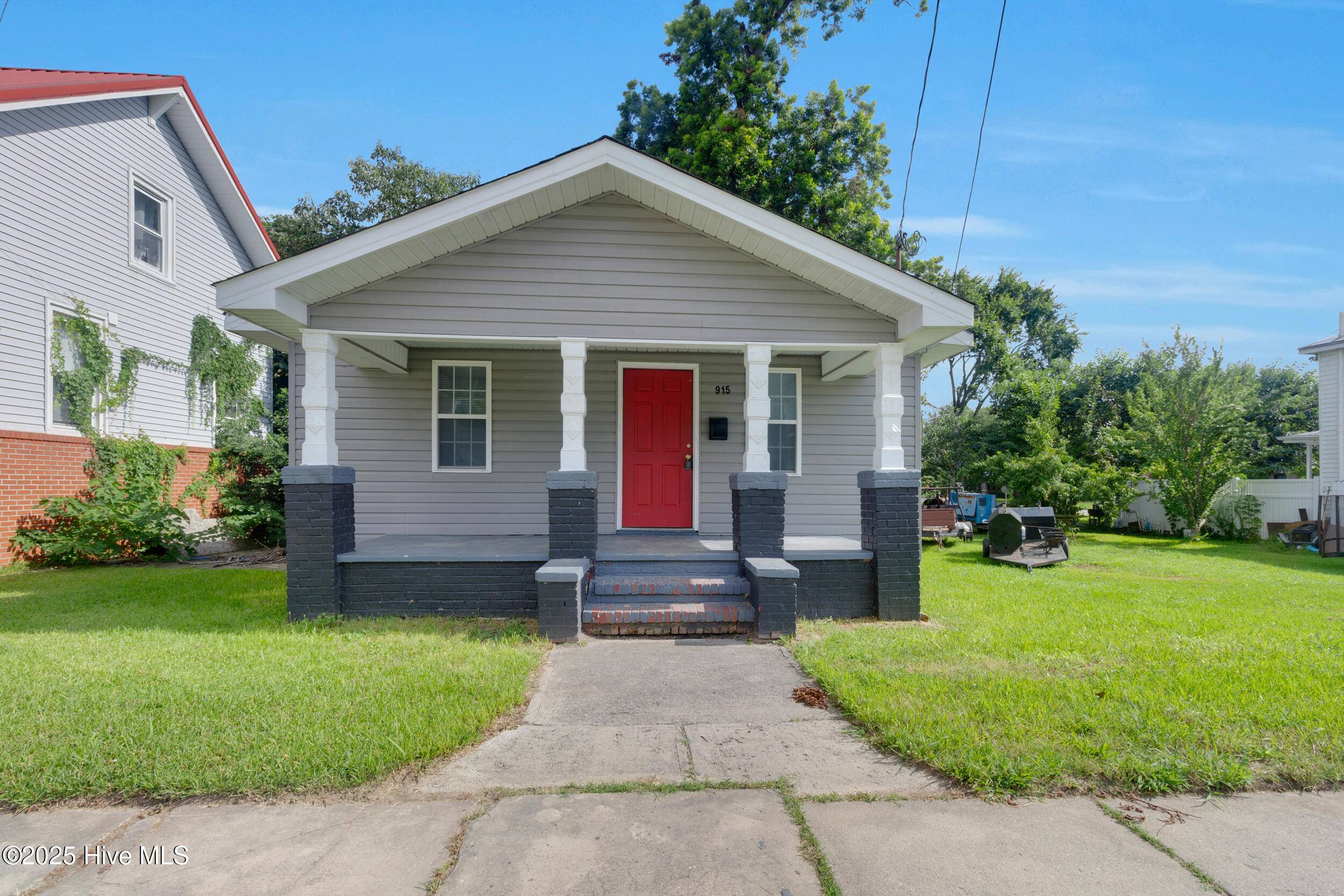 915 Elm ST, New Bern, NC 28560