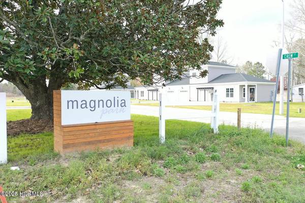 Whiteville, NC 28472,53 Crew CT