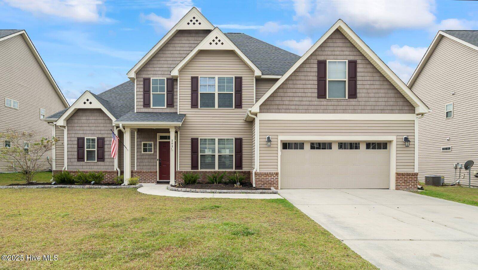 203 Holmes Point CT, Jacksonville, NC 28546