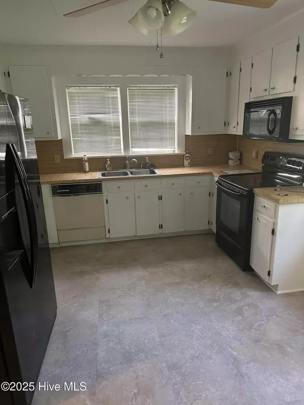 Robersonville, NC 27871,107 W Third ST