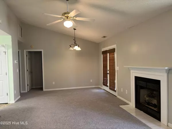 New Bern, NC 28562,3720 Colony DR