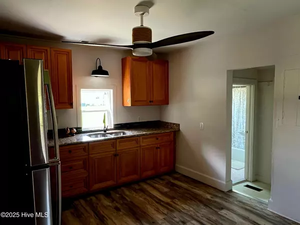 Camden, NC 27921,208 Country Club RD