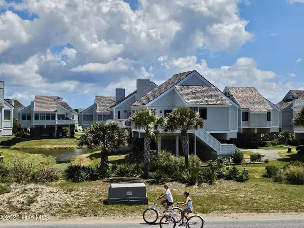 Bald Head Island, NC 28461,305 S Bald Head Wynd #Villa 4