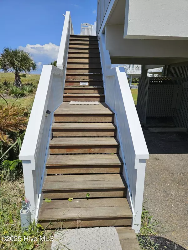 Bald Head Island, NC 28461,305 S Bald Head Wynd #Villa 4