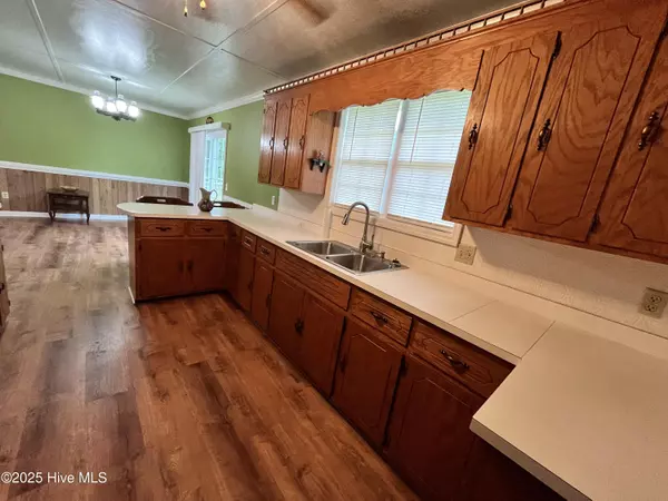 Tabor City, NC 28463,507 Frank Norris RD