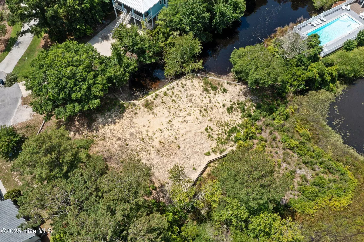 Emerald Isle, NC 28594,302 Friendship CT