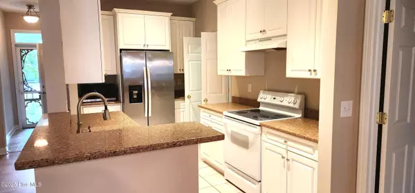 Hampstead, NC 28443,124 Azalea DR