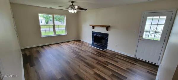 Jacksonville, NC 28540,1303 Navarro LOOP