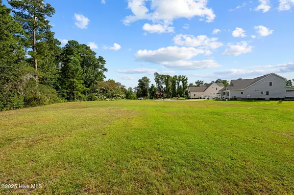 New Bern, NC 28562,245 Highwood LN