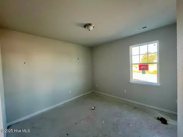Elizabeth City, NC 27909,211 Apple CT