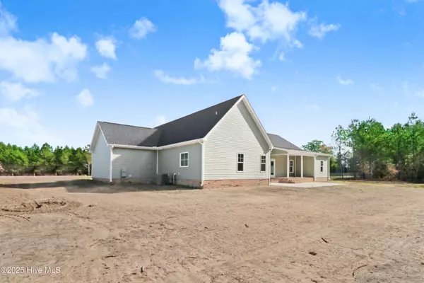 Pikeville, NC 27863,110 Rae DR