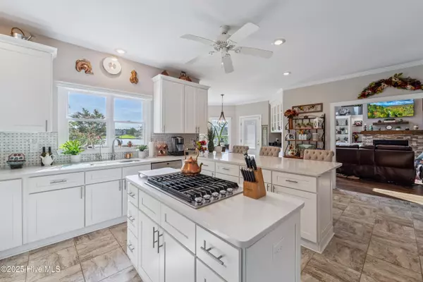 New Bern, NC 28560,5804 Gondolier DR