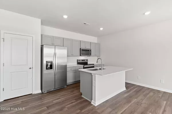 Supply, NC 28462,123 Maymont ST NW