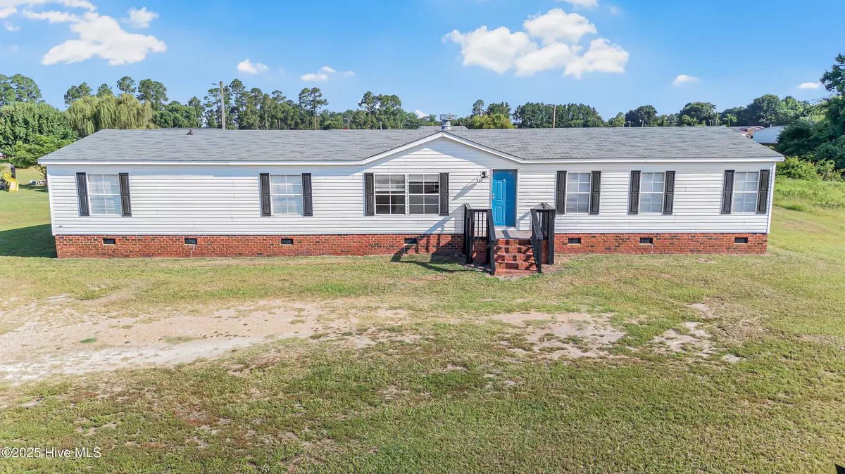 Dudley, NC 28333,303 Janice DR