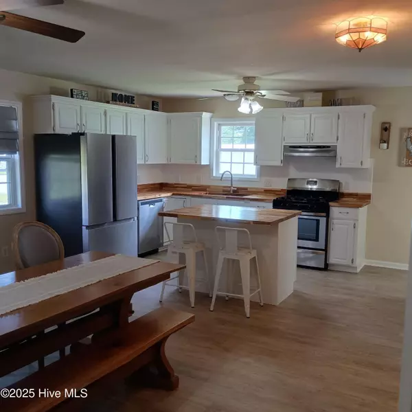 Newport, NC 28570,1179 Lake RD