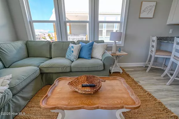 North Topsail Beach, NC 28460,128 Sea Gull LN