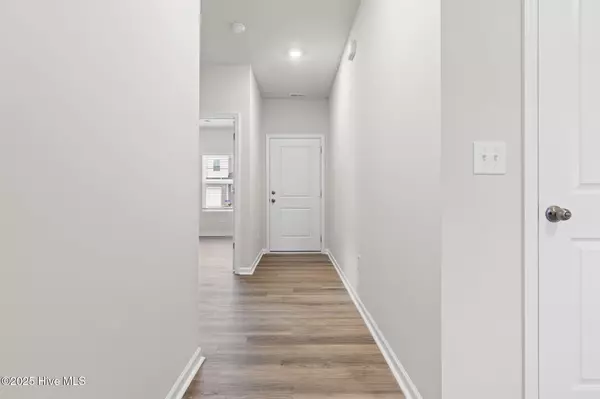 Supply, NC 28462,133 Maymont ST NE