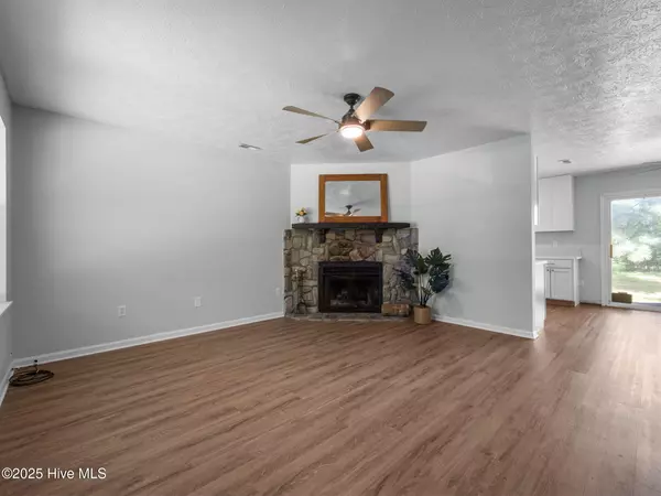 Hubert, NC 28539,1011 Sand Ridge RD