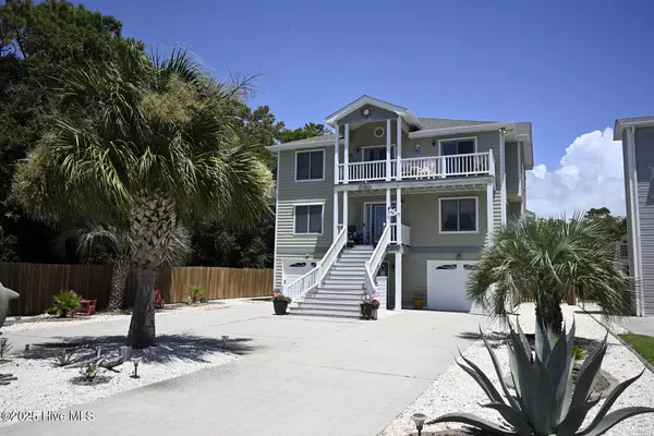 108 E Island DR, Oak Island, NC 28465