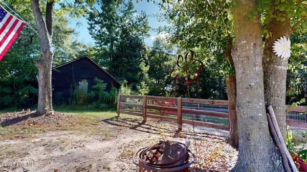 Vass, NC 28394,887 Lobelia RD