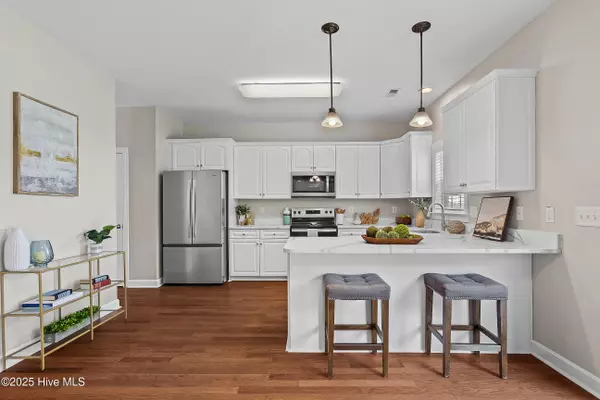 Hubert, NC 28539,135 Barbour RD