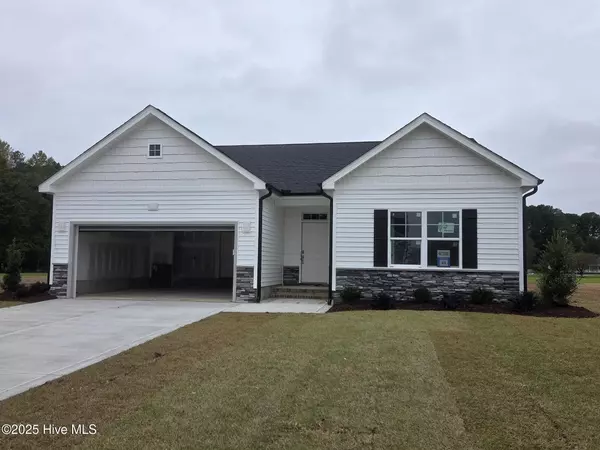 2908 Tucker Hill DR, Grimesland, NC 27837