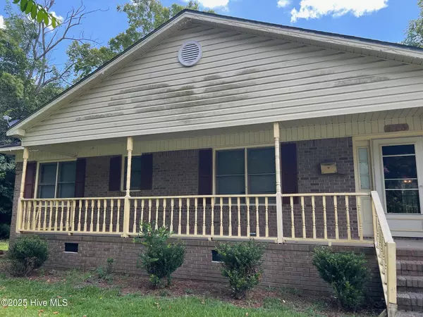 Williamston, NC 27892,413 W Church ST