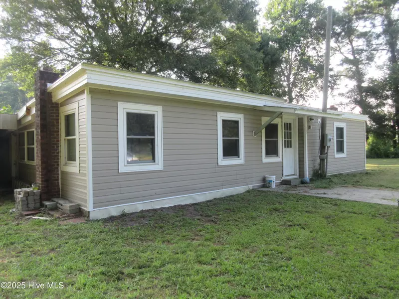182 Will Poyner LN, Barco, NC 27917