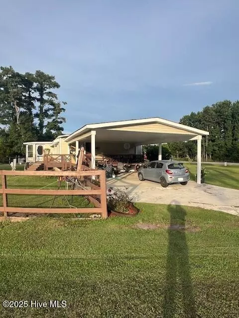 Gloucester, NC 28528,112 Live Oak ST
