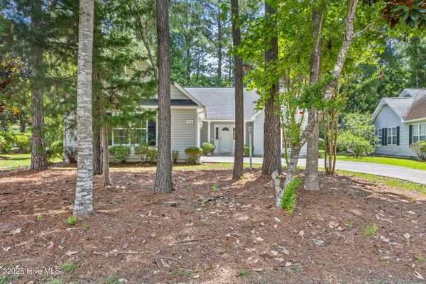 Swansboro, NC 28584,701 Hummingbird S
