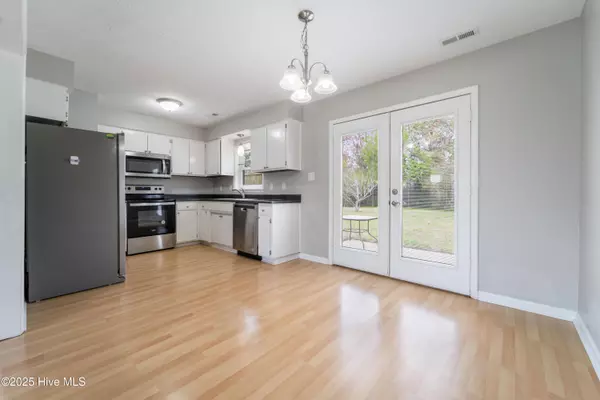 Havelock, NC 28532,406 Bobcat CIR