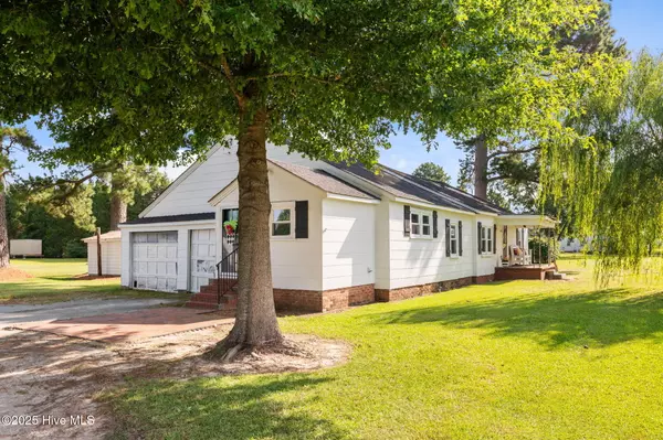 Grimesland, NC 27837,5947 Elks RD