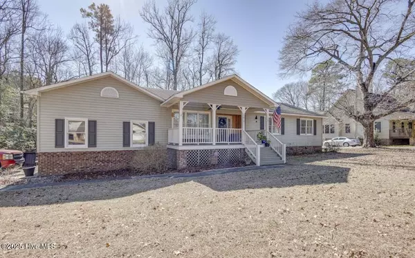 Washington, NC 27889,302 S Wedgewood DR