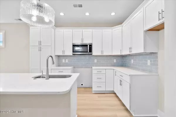 Carolina Beach, NC 28428,824 Kenneth AVE #1