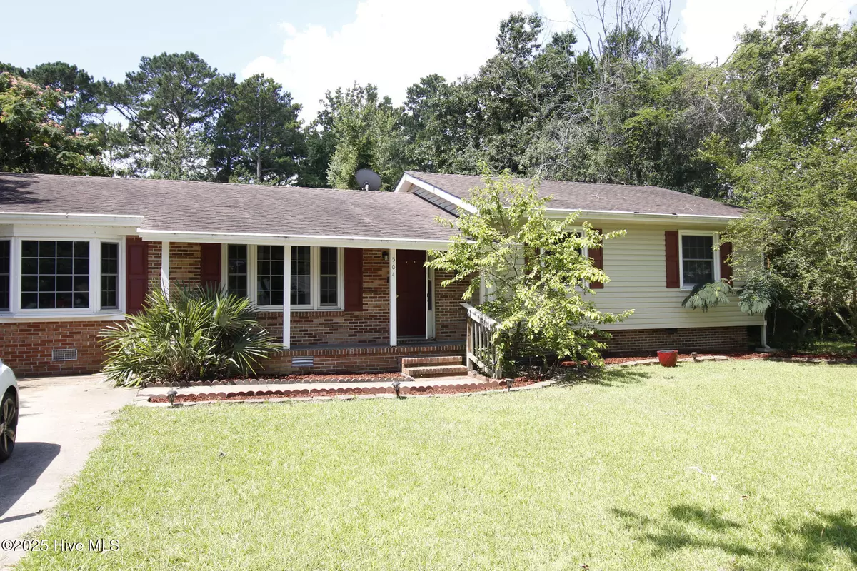 Jacksonville, NC 28546,504 Greenbriar DR