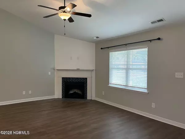 Hubert, NC 28539,304 Vintage CT