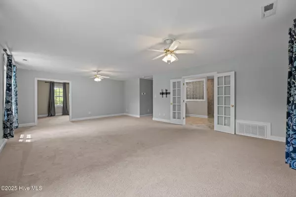 New Bern, NC 28560,1609 Lucerne WAY