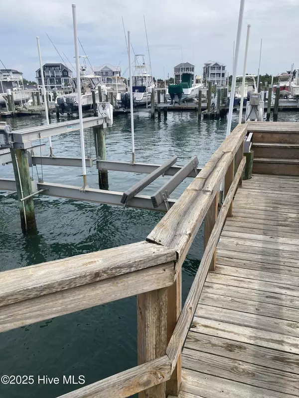 Beaufort, NC 28516,108 Old Causeway RD