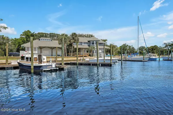 Southport, NC 28461,638 Spartina CT