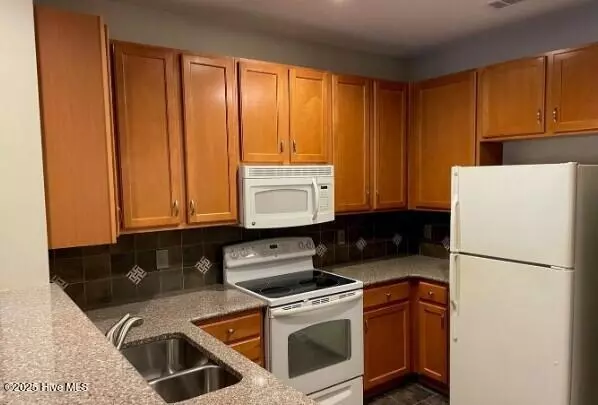 Wilmington, NC 28412,618 Condo Club DR #Unit 311