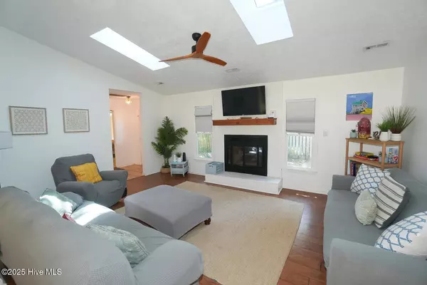 Oak Island, NC 28465,103 Throckmorton ST