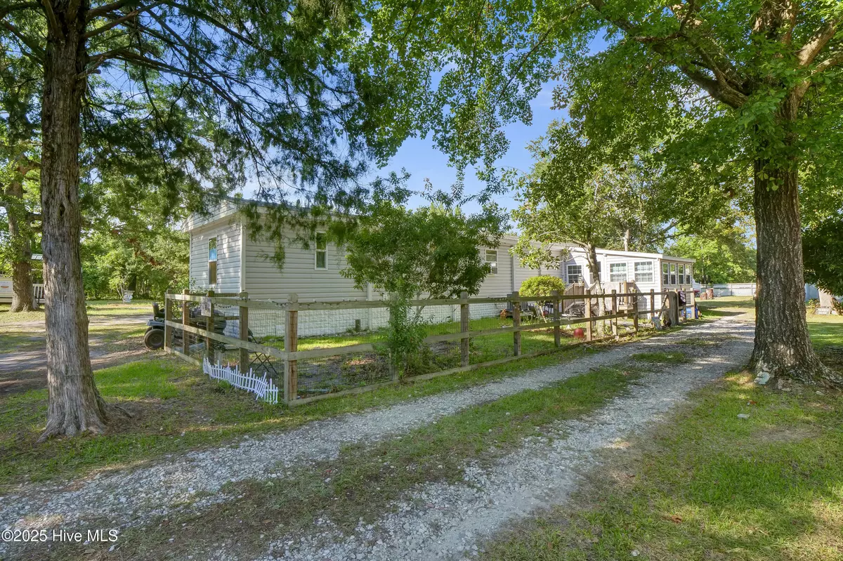 Hampstead, NC 28443,215 Anderson DR