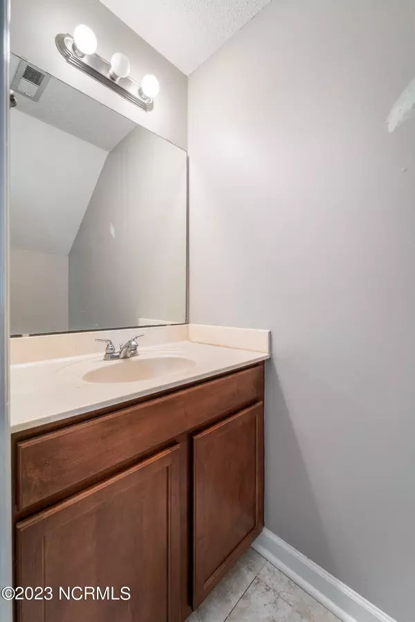 Hubert, NC 28539,300 Burley DR #Unit 10