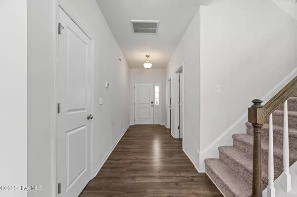 Greenville, NC 27858,828 Knoll CIR