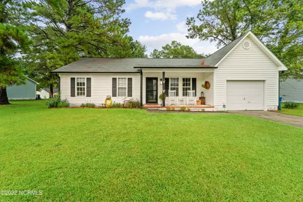128 Sweetwater DR, Jacksonville, NC 28540