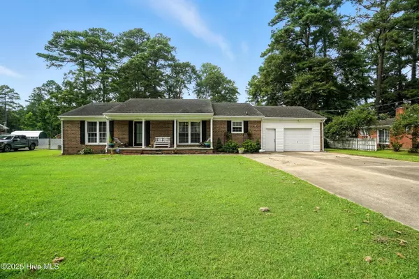 Elizabeth City, NC 27909,106 Country Club DR