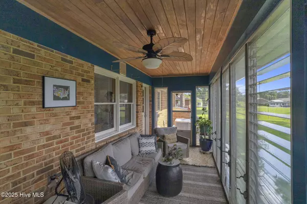 Elizabeth City, NC 27909,882 Oak Stump RD
