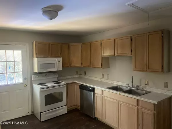 Wilmington, NC 28403,106 Hawthorne DR